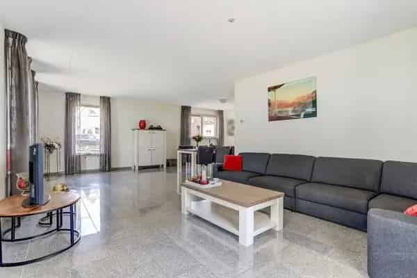 5 Slaapkamers 2 Badkamers Ruime woning Garage Emmer Compascuum