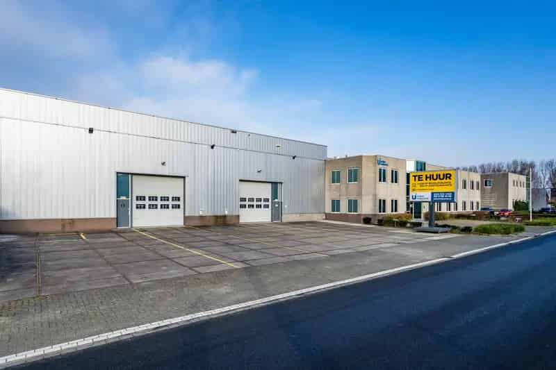 Bedrijfshal Rotterdam 4722m2 te huur A20 A13