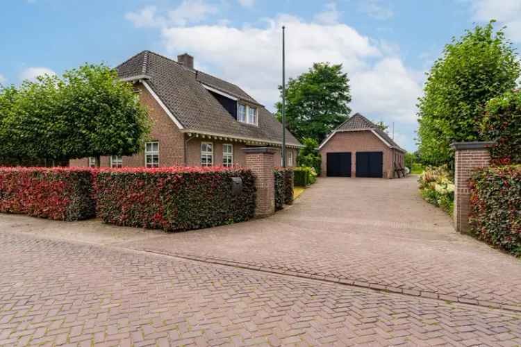 Luxe Villa met Parktuin en Zwemvijver Nabij Breda