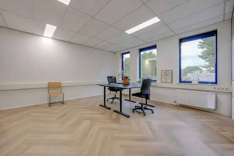 Bedrijfshal te Huur Almere 375m² A6 Gooisekant