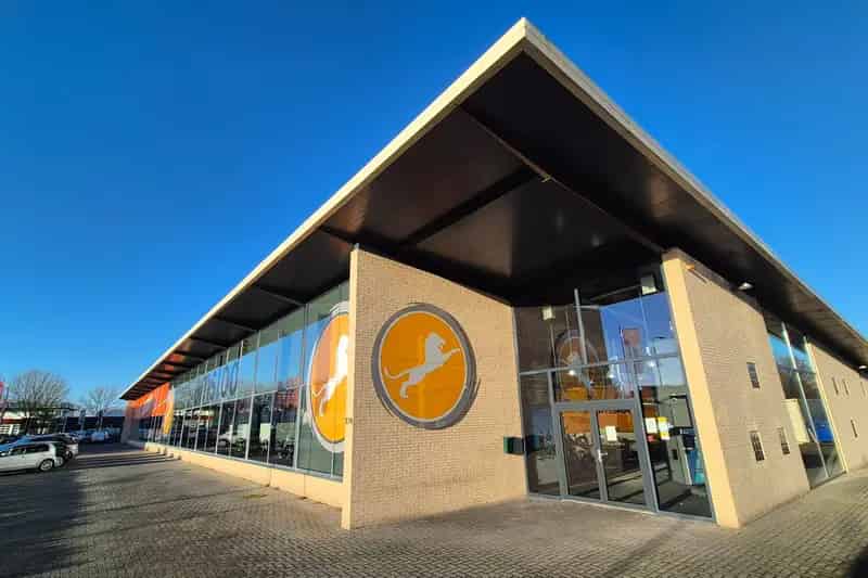 Bedrijfshal Meppel 1100m2 Showroom te Huur Blankenstein