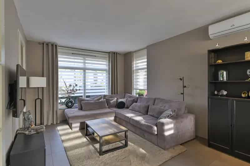 Hout-Blerick Hoekwoning 3 Slaapkamers Moderne Keuken
