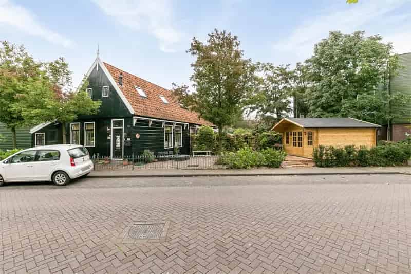 Huis te koop Assendelft: gerenoveerd Zaans huisje met tuin