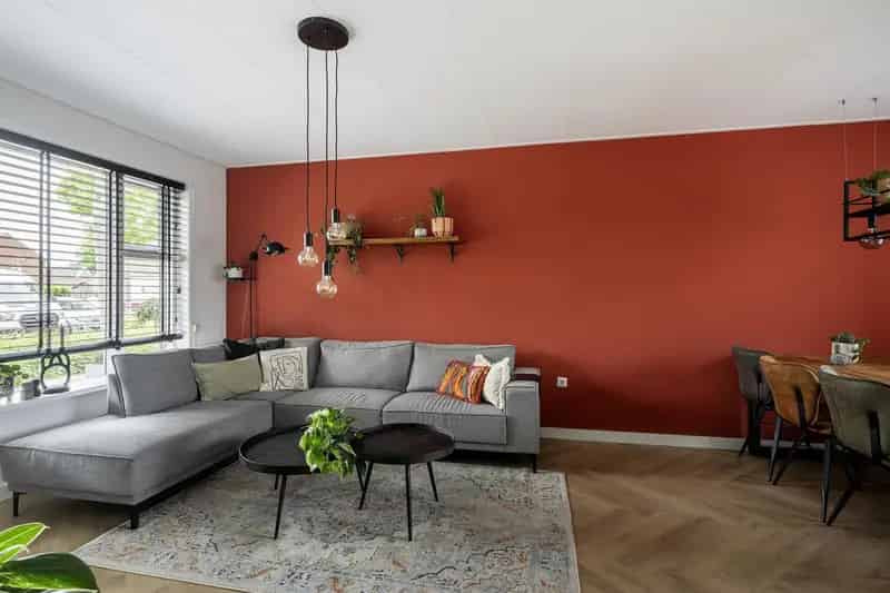Tussenwoning 3 slaapkamers moderne badkamer 6 zonnepanelen