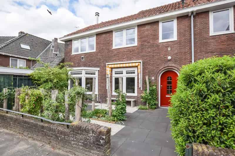 Jaren 30 woning  s Hertogenbosch  4 slaapkamers  ruime tuin