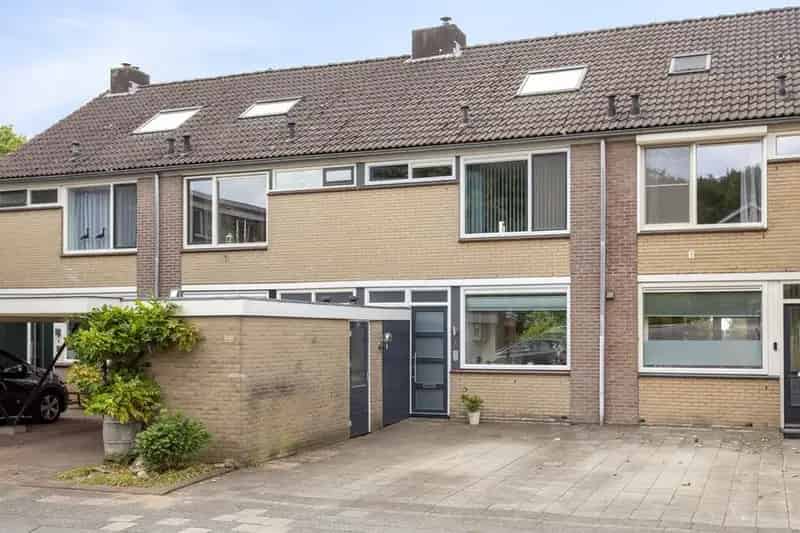Ruime 4 Slaapkamers Eengezinswoning Rhenen Zonnige Tuin Berging
