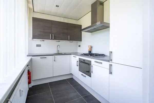 3-kamerappartement Oosterhout - gemoderniseerd met balkon en parkzicht