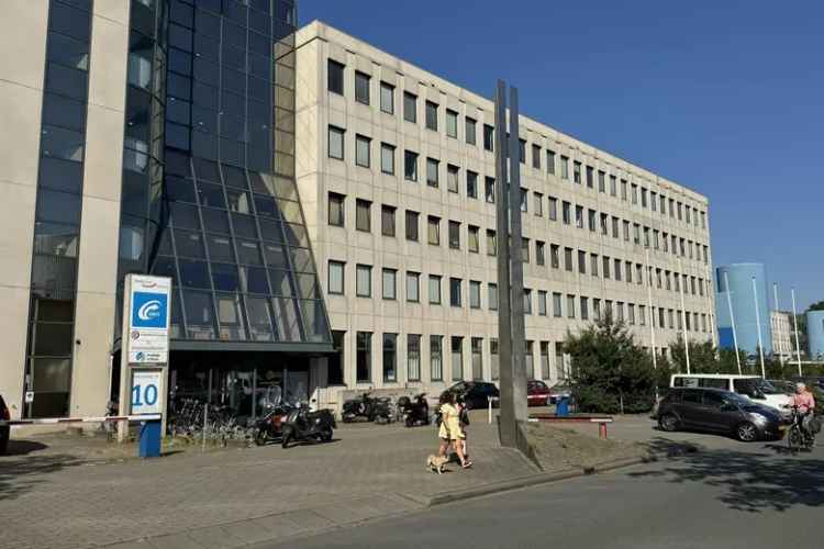 326 m2 Kantoorruimte te Huur Den Haag