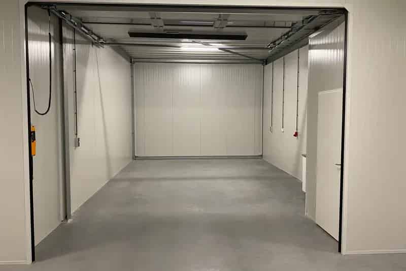 Bedrijfshal Rotterdam te Huur  Opslag Kantoorruimte Schiebroek