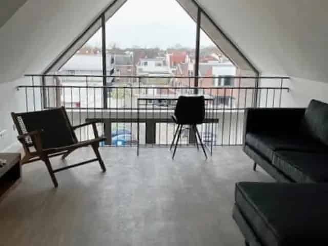 Te Huur: Compleet Gerenoveerd Appartement in Bussum