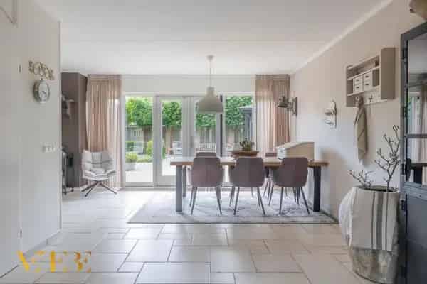 Ruime gezinswoning 5 slaapkamers Tegelen