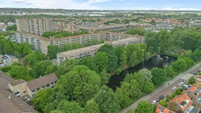 Lichtrijk 2-kamerappartement Oegstgeest met balkon en groen uitzicht