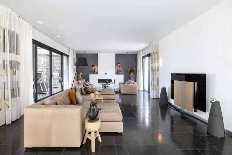Huis te koop: Zuidbuurtseweg 1-A 2381 LA Zoeterwoude | Funda
