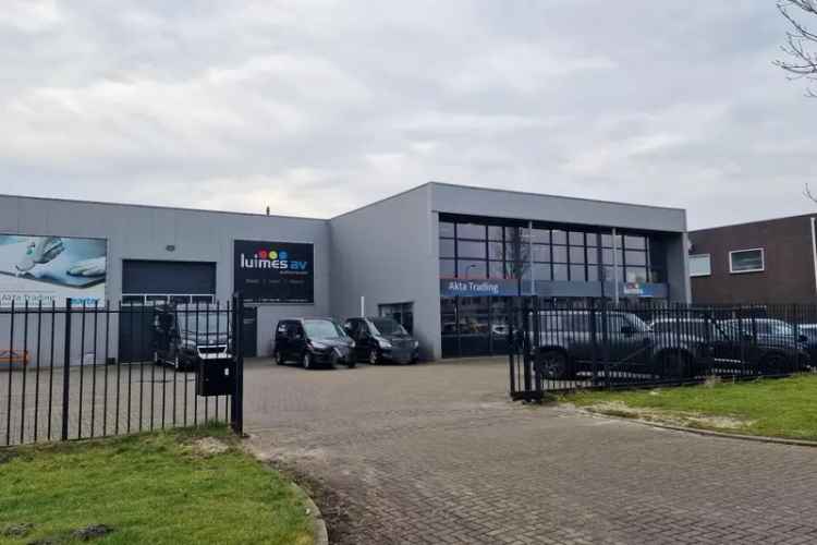 Bedrijfshal te huur Emmeloord Luxe pand met kantoor en hal
