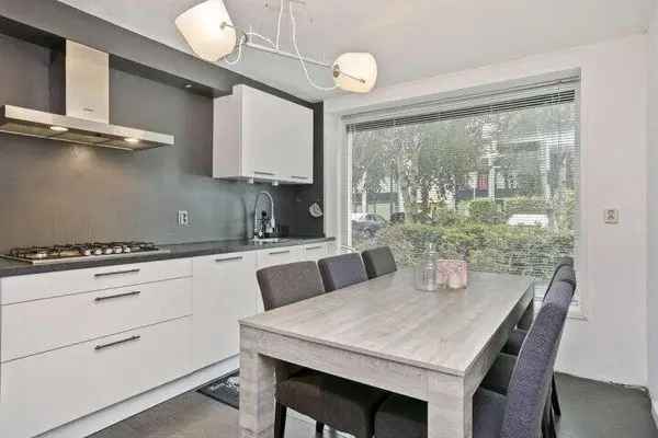 7 Kamer Tussenwoning Westerpark 150m2 6 slaapkamers