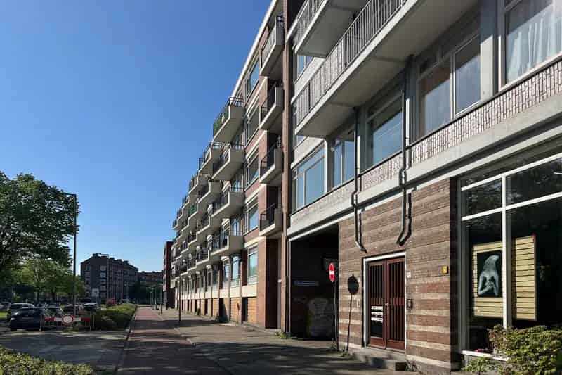 Starterswoning Rotterdam Vondelweg 54m2 2 slaapkamers Balkon
