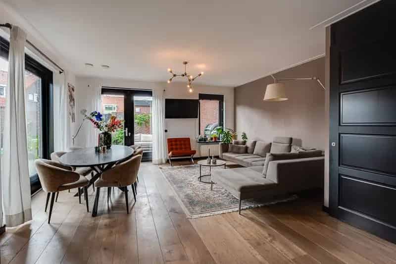 Huis te koop Baarn: Ruime Hoekwoning met Tuin en 2 Badkamers