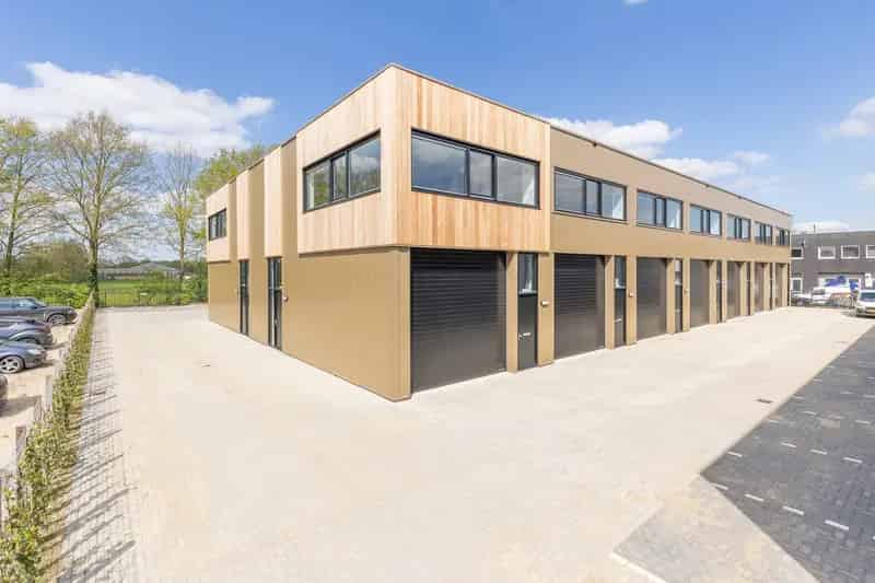 Bedrijfshal te Huur Waalre 130m²