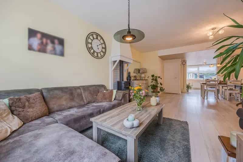 Huis te koop Roosendaal: Royale Hoekwoning met Garage en 12 Zonnepanelen