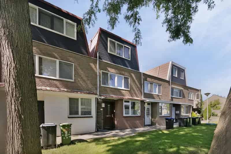 5 Slaapkamers Tussenwoning Zaandam Ruime Tuin Nabij Centrum
