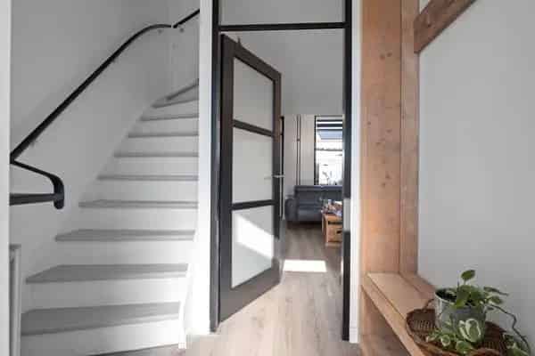 Te Koop Julianadorp: Geheel Gemoderniseerde Starterwoning 2 slaapkamers