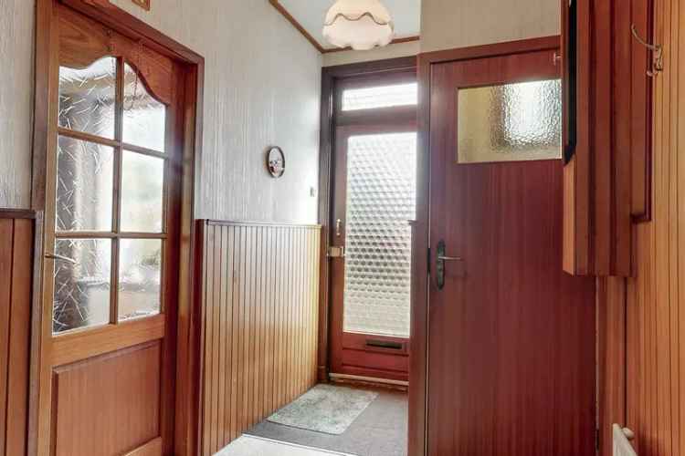 Huis te koop Leiden Oostvliet: 3 slaapkamers, grote tuin, te moderniseren