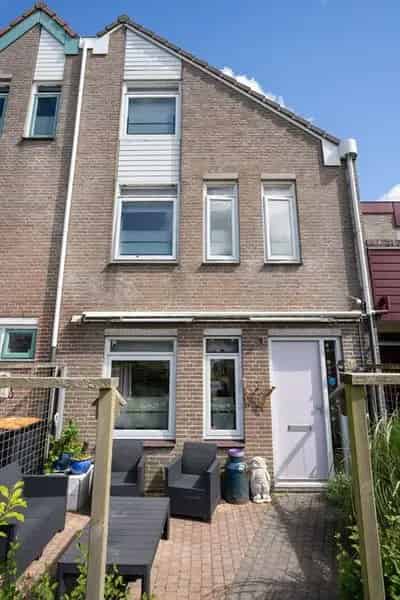 Tussenwoning Den Burg 4 slaapkamers 2 badkamers