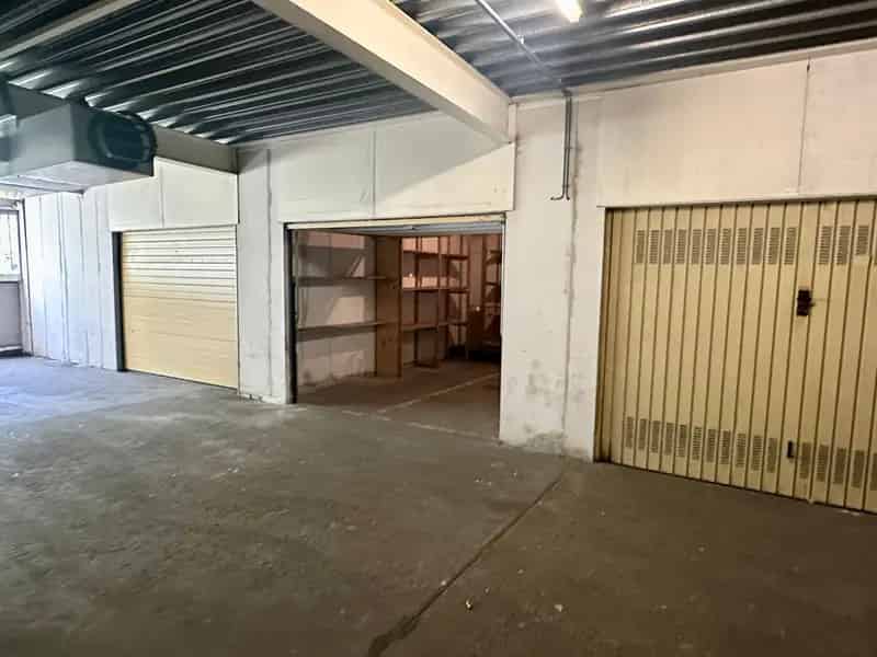 Garagebox te koop Rijswijk - Ruime box in beveiligde parkeergarage