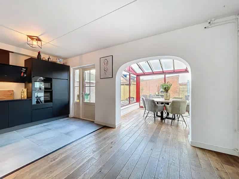 Instapklare 5 Slaapkamer 2-onder-1 Kapwoning Oostburg