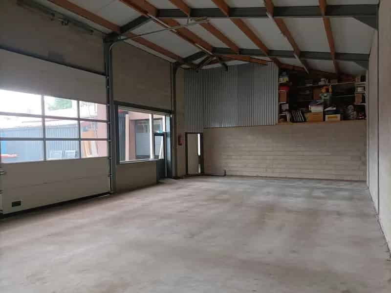 Bedrijfshal Uden 100m2 Opslag Stalling te Huur