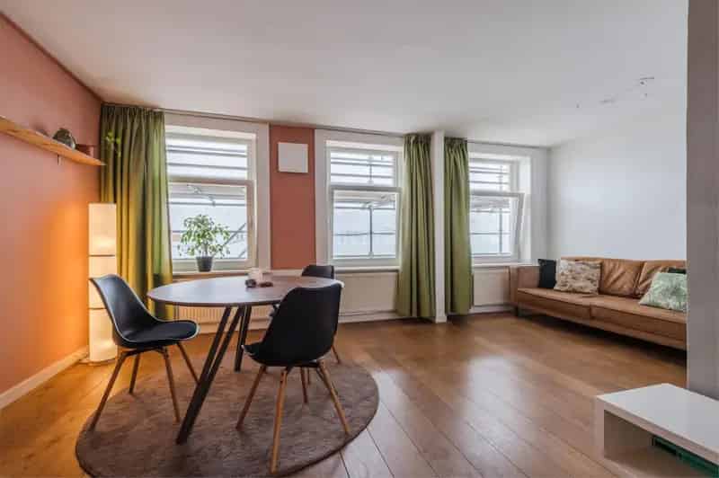Amsterdam Baarsjes: Recent gerenoveerd 2-kamer appartement