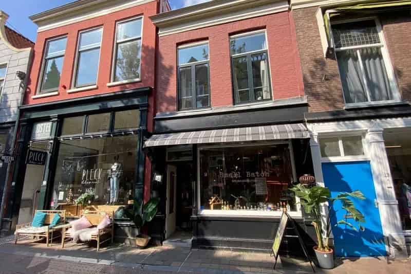 Winkel te Huur Delft: 100m2 Grachtenpand - Winkel Galerie Horeca