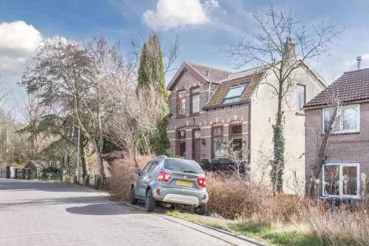 Karakteristieke 2-onder-1-kapwoning Zaandam