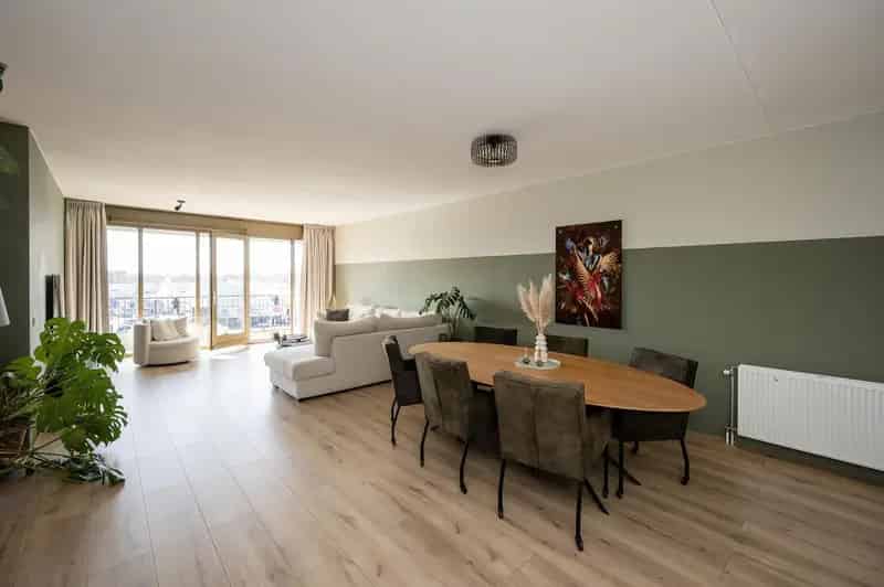 Royaal 3 kamer appartement 107m2 Almere Buiten