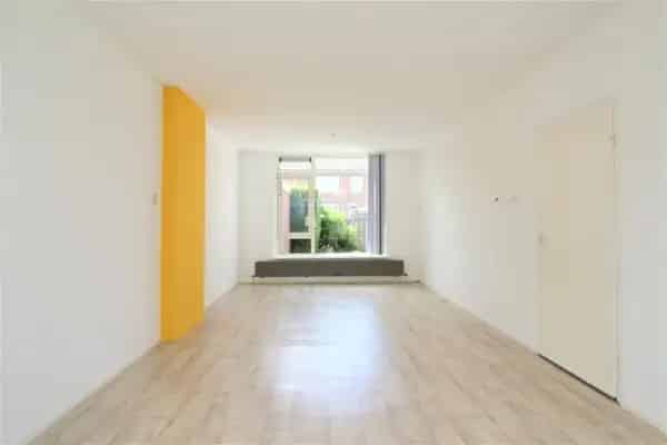 Tussenwoning Groningen 4 slaapkamers tuin te huur