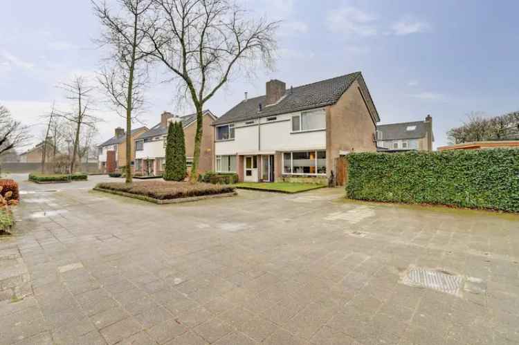 Huis Te Koop in 11, Mars, Hapert, Noord-Brabant