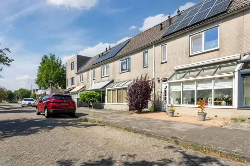 Huis te koop: Vergeet-mij-nietjestraat 11 1338 SB Almere | Funda