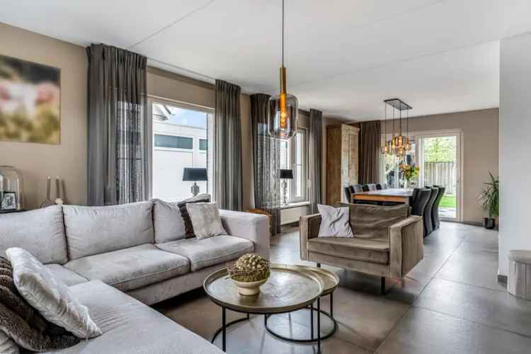 Luxe Villa in Huissen 5 slaapkamers Zwembad Nabij Centrum
