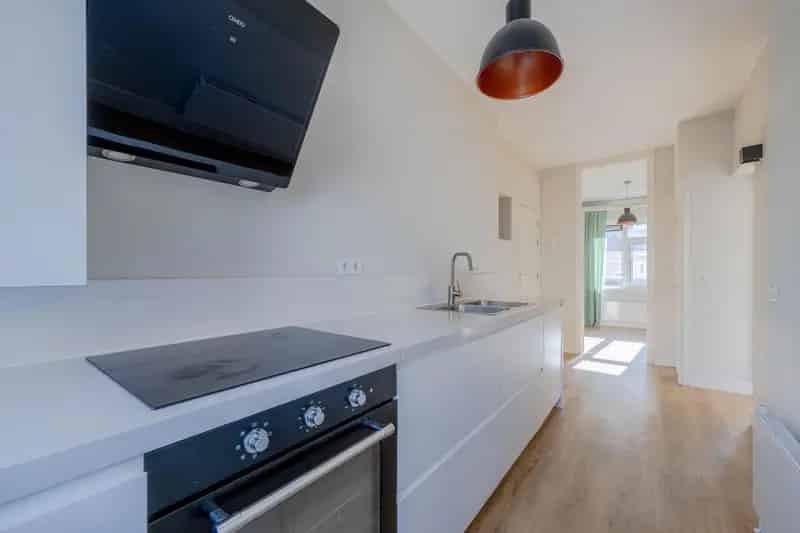 3 Kamer Hoekappartement nabij Ahoy en Zuidplein