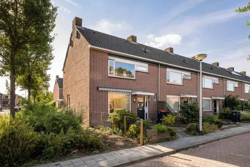 Huis te koop: Ouwelandsestraat 29 3171 GK Poortugaal 