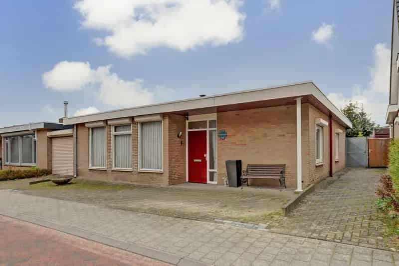 Gelijkvloerse Bungalow Bergeijk 2 slaapkamers Tuin Vernieuwd