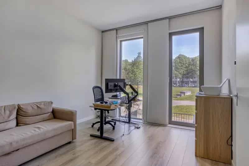 Huis te koop Rotterdam Spoorweghavenplein: Ruime woning met dakterras en parkeerplaats