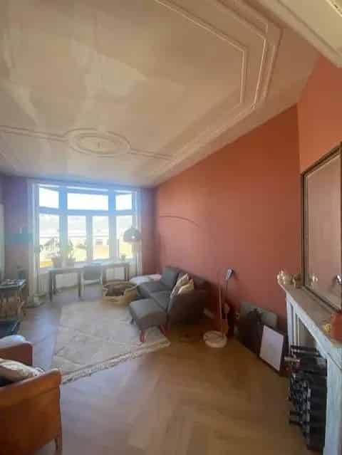 Ruime kamer in net huis nabij strand