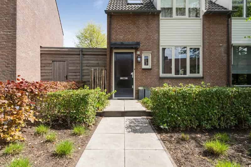 Hoekwoning Etten Leur 4 slaapkamers garage sauna zonnepanelen