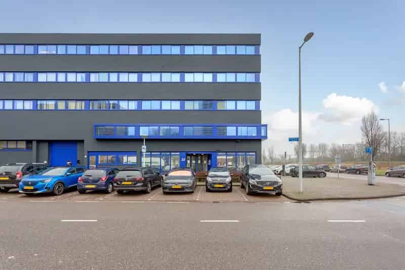 Bedrijfshal Amsterdam Sloterdijk te huur 3049m²