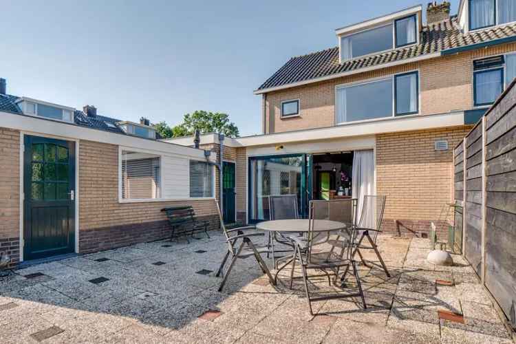 4 Slaapkamers 2 Onder 1 Kapwoning Maartensdijk Carport