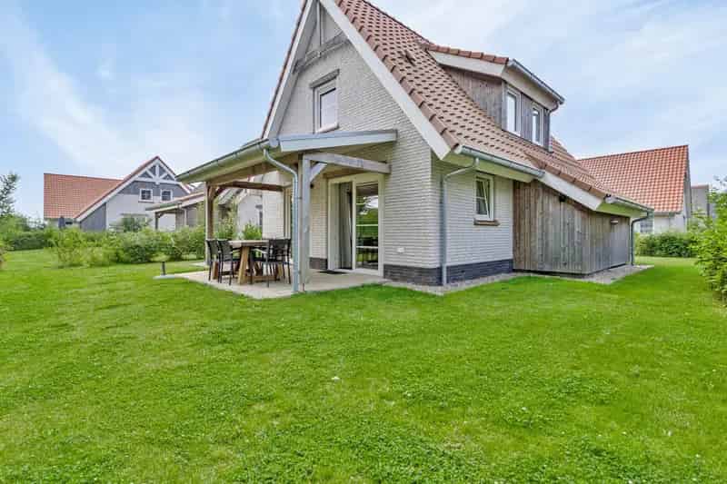Vrijstaande Recreatiewoning Nieuwvliet-Bad Nabij Strand
