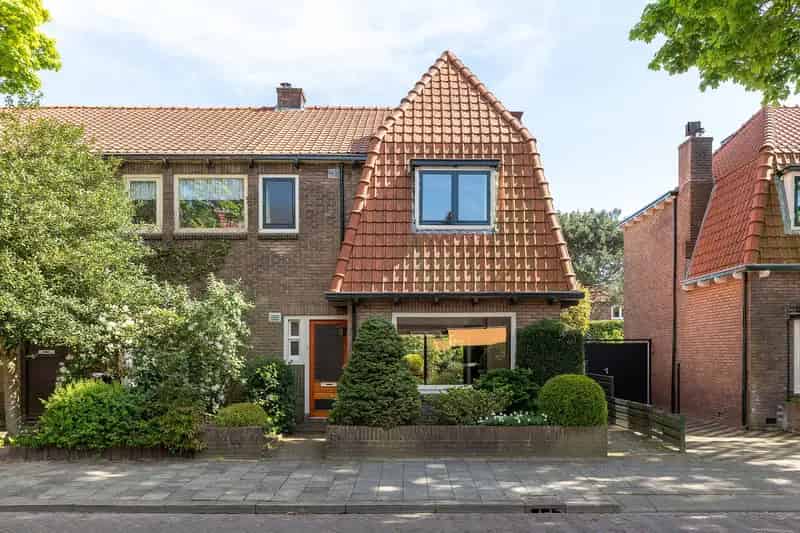 Jaren 30 woning Hilversum: 3 slaapkamers, tuin, ruime berging