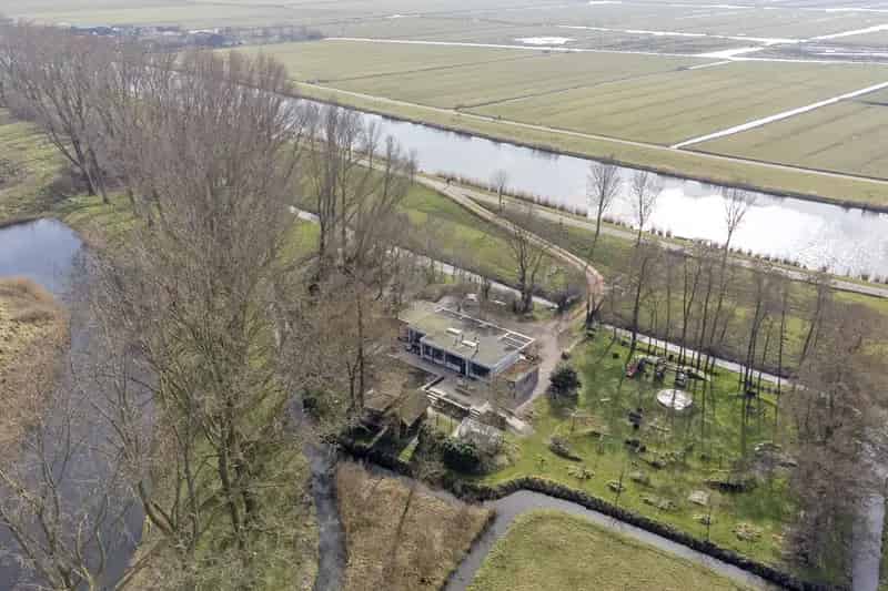 Groene Oase aan het Noord-Hollands Kanaal Gezin Gelijkvloers Gerenoveerd