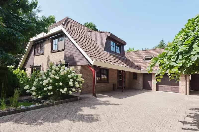 Huis te koop: Rijshornstraat 175 1435 HH Rijsenhout | Funda